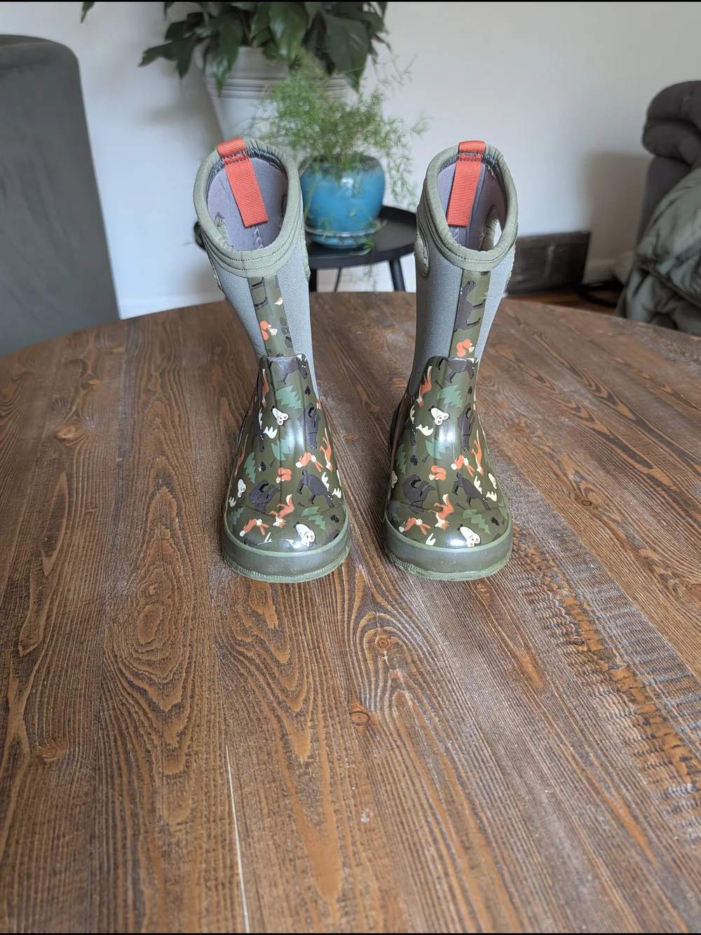 BOGS Kids Green Camo Rain Boots with Pull Tabs